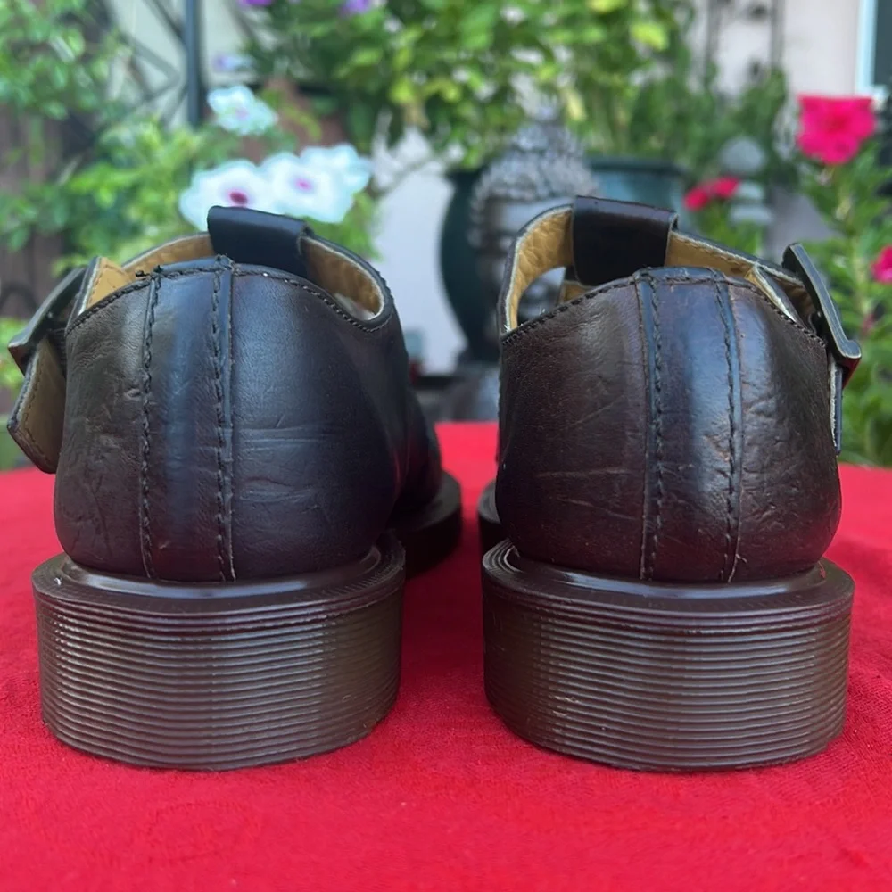 🏴󠁧󠁢󠁥󠁮󠁧󠁿 Vintage Dr. Martens MIE T-Strap Cut Out Mary Jane Loafers UK 5